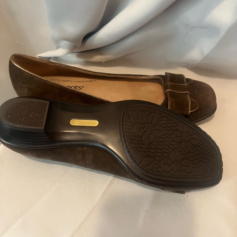 Softspots Brown Casual Loafers with Decorative Bow - Picture 6 of 11